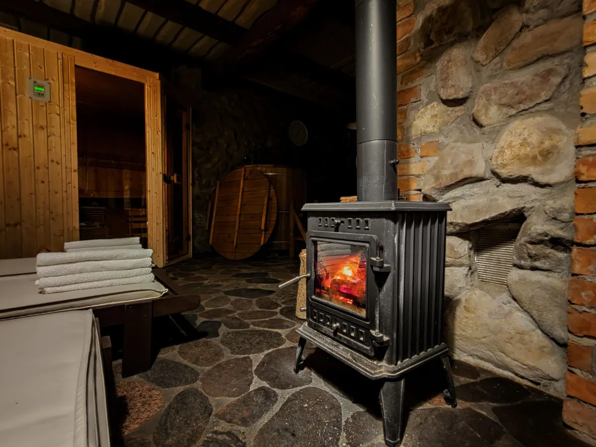 Wood-Burning Stove vs Heat Pump: Comparing Heating Options for Off-Grid Country Homes